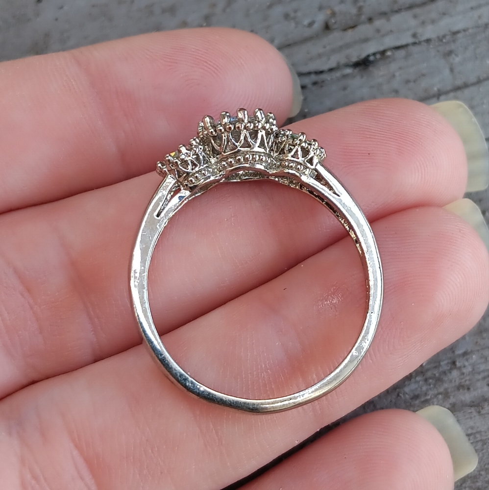 Avon Silver Tone CZ Ring size 11 - Picture 5 of 10